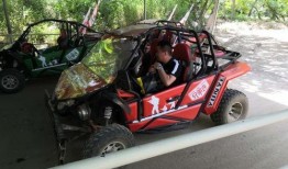 娱乐吃瓜酱自驾游